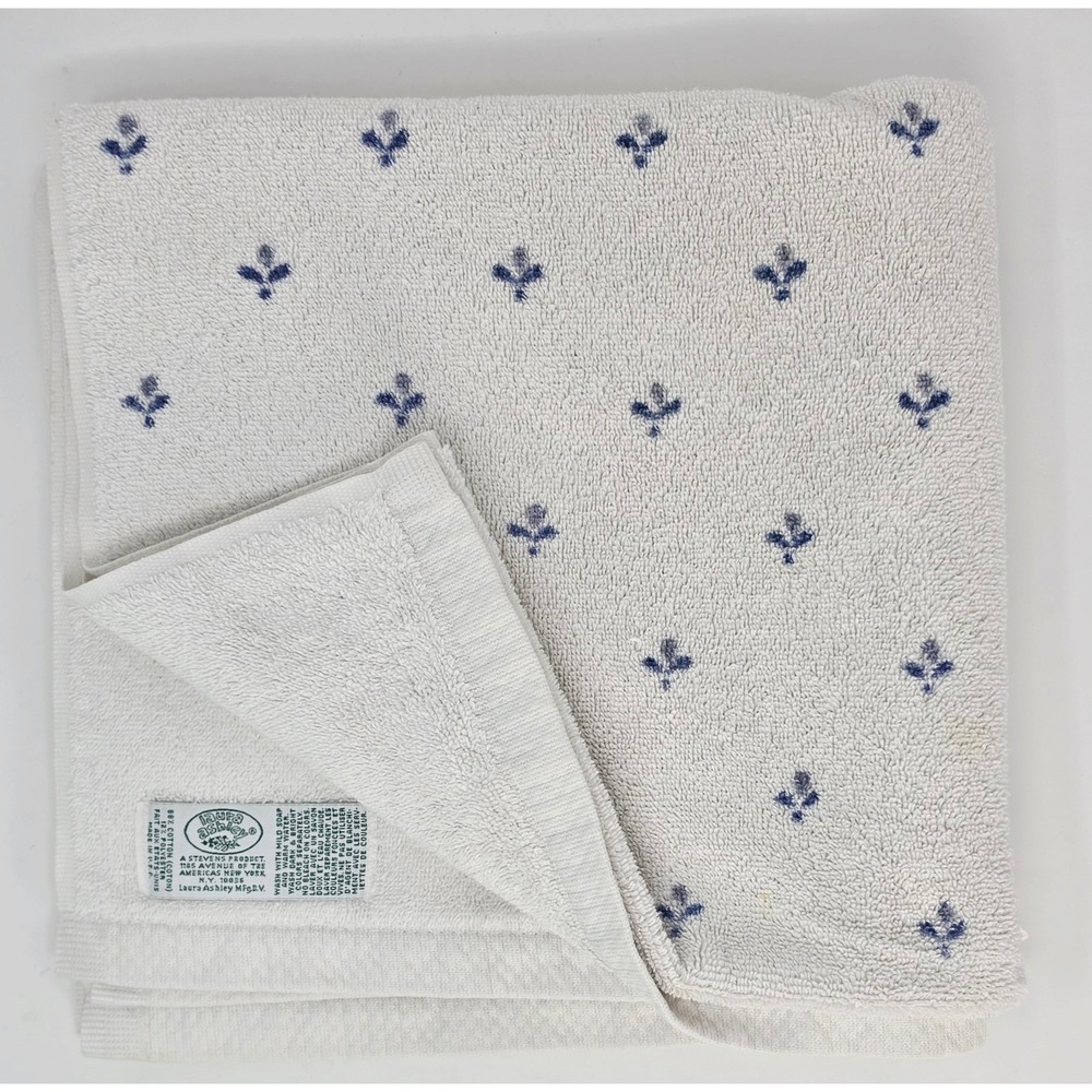 Laura Ashley Bembridge Bath Towel Vintage Blue Floral Off White Cotton 80s